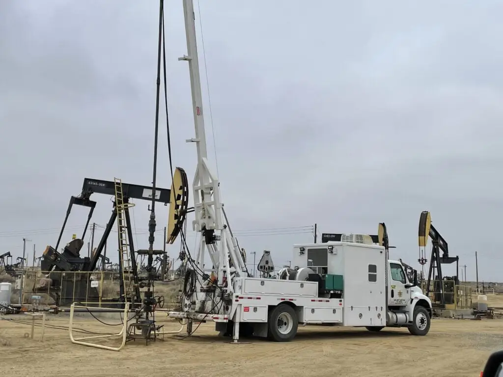 Bakersfield wireline services - First Energy Service trucks and crew